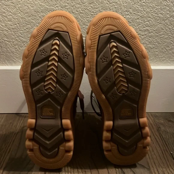 NWT Brown Sorel Caribou X Glossy Lace Boots Women’s Size 9.5 - Picture 6 of 7